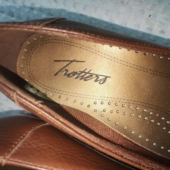 TROTTERS EUC WOMENS SZ 8 JENN LEATHER LOAFER SHOES - Picture 2 of 6